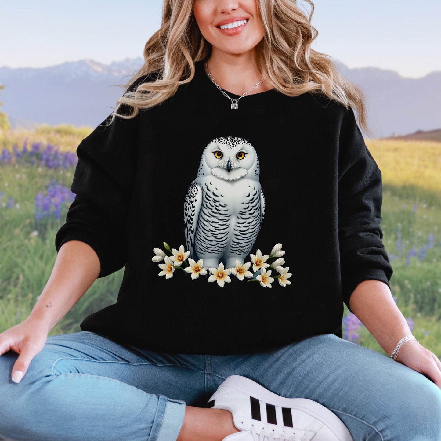 Majestic White Owl, Softstyle Sweatshirt