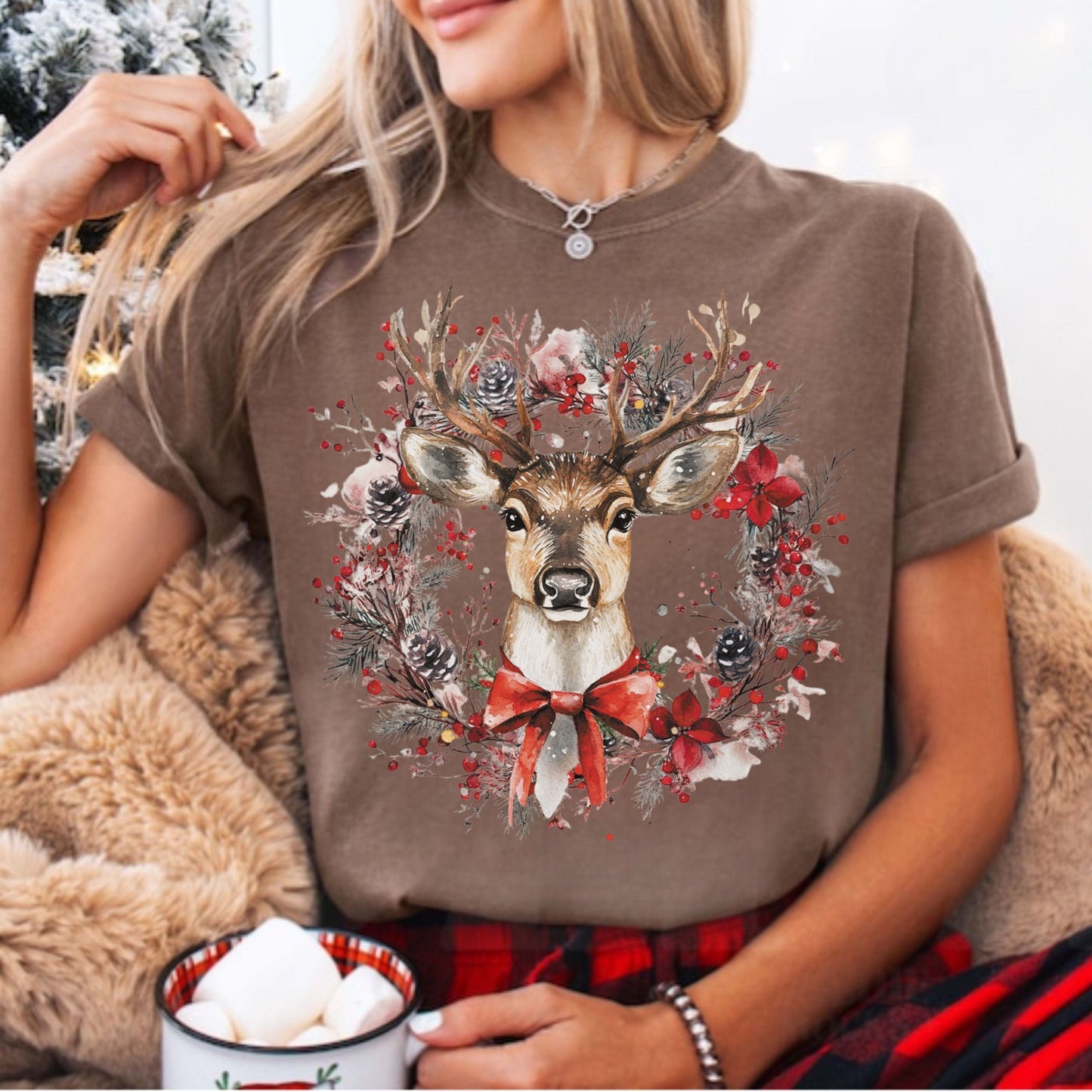 Christmas Reindeer Wreath - Vintage Style Tee