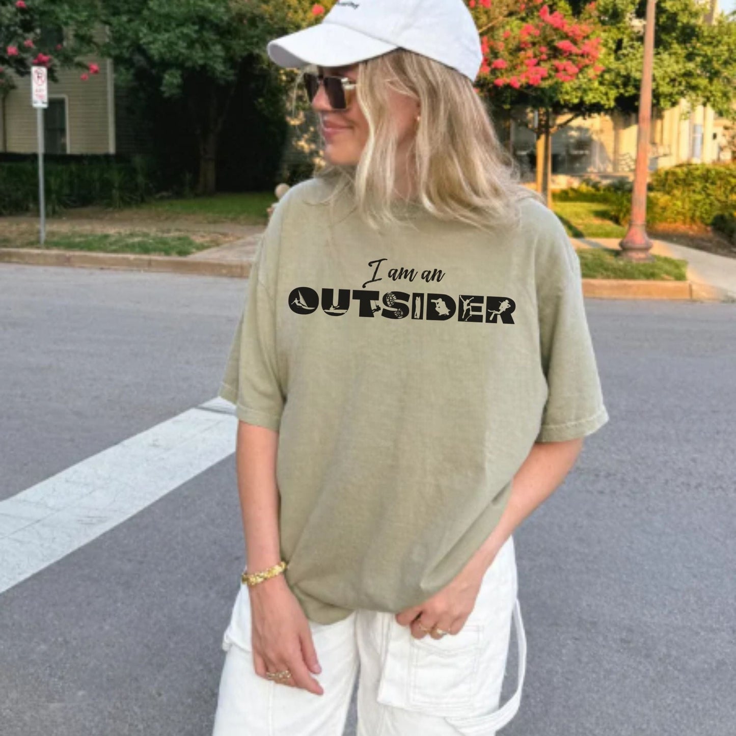 I am an Outsider - Vintage Style Adventure Tee